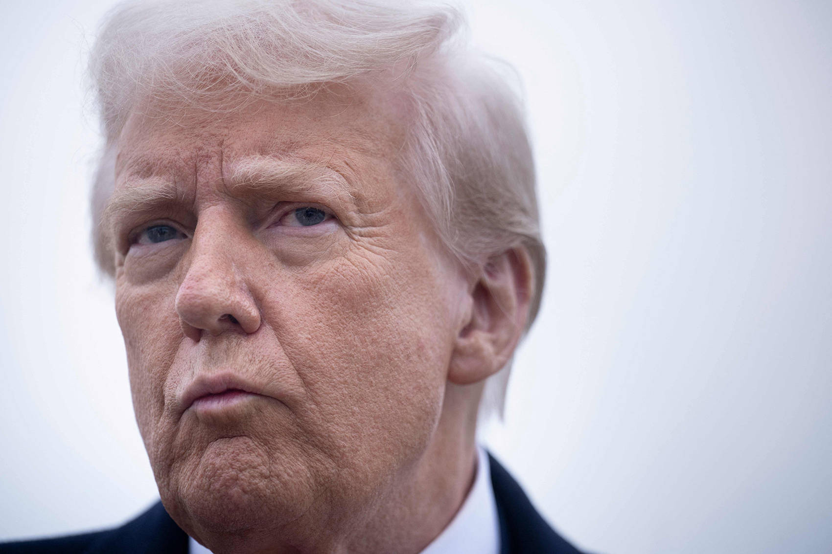 最新！特朗普簽署行政令，對進口中型和重型卡車征收25%關稅，還將對這類車征收10%的關稅:金屬制品廠
