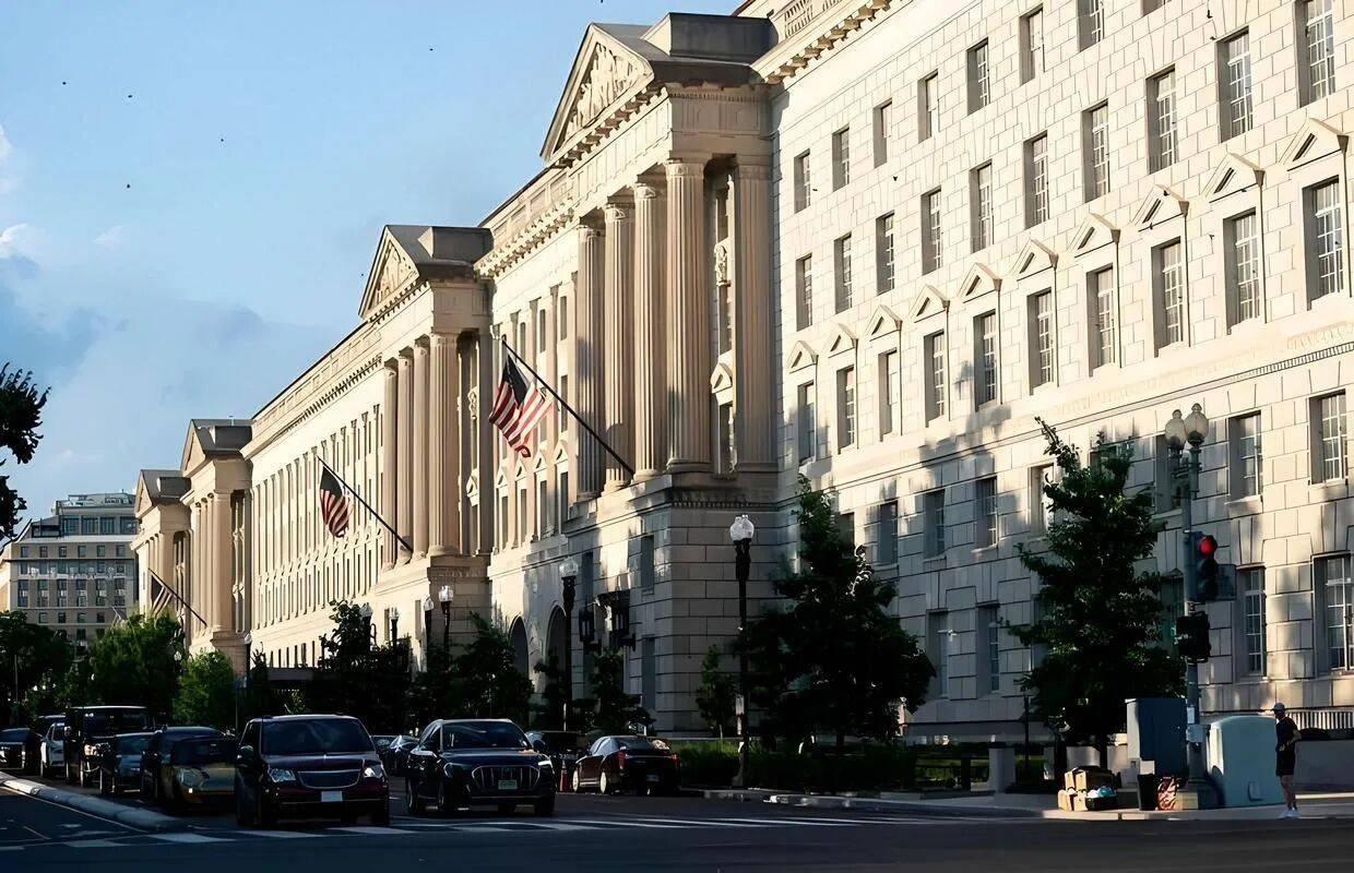 中美全面開打，數百萬件中國產品被下架，荷蘭得令，強搶中企資產:金屬制品廠
