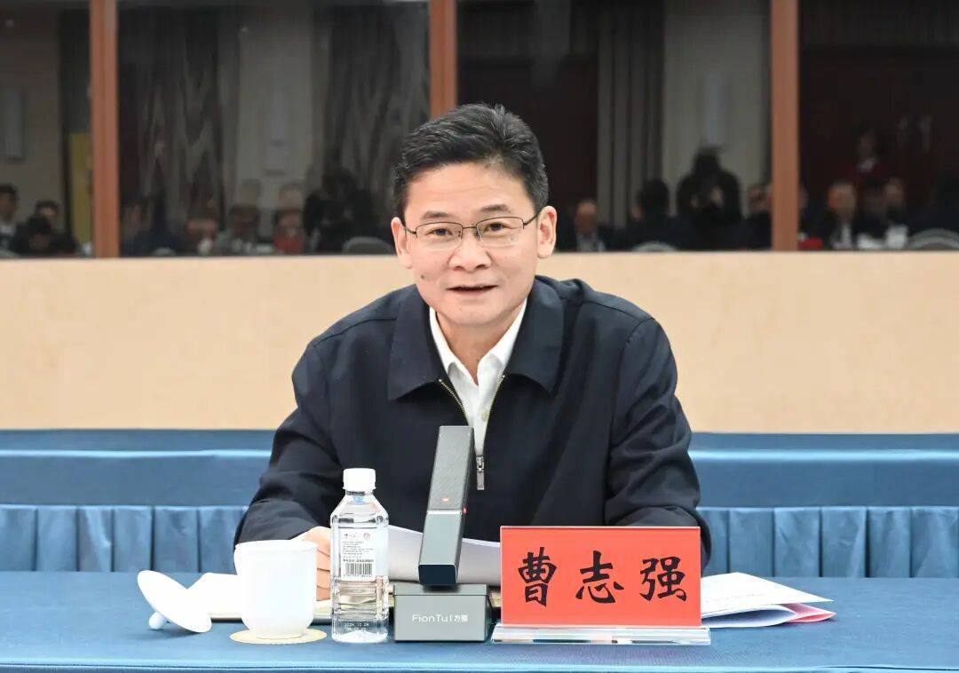 “75后”副部曹志強<strong></p>
<p>金屬制品廠
</strong>，已赴任廣西:金屬制品廠
